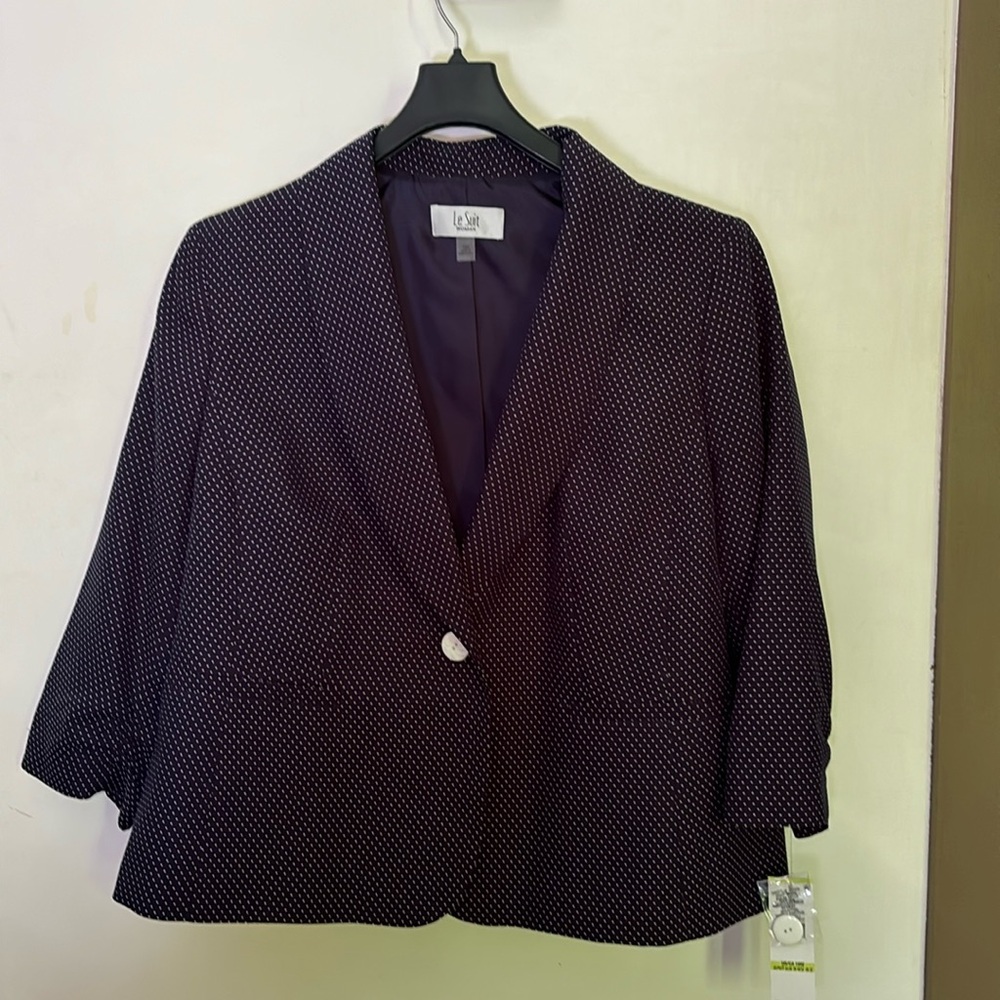 Le Suit. Two piece suit. Navy blue with small white polka dots. 3/4 sleeve.